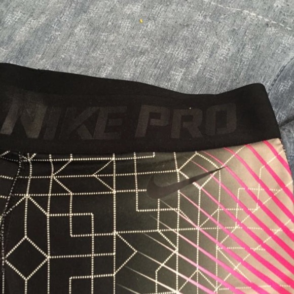 Nike pro leggings - Picture 2 of 3